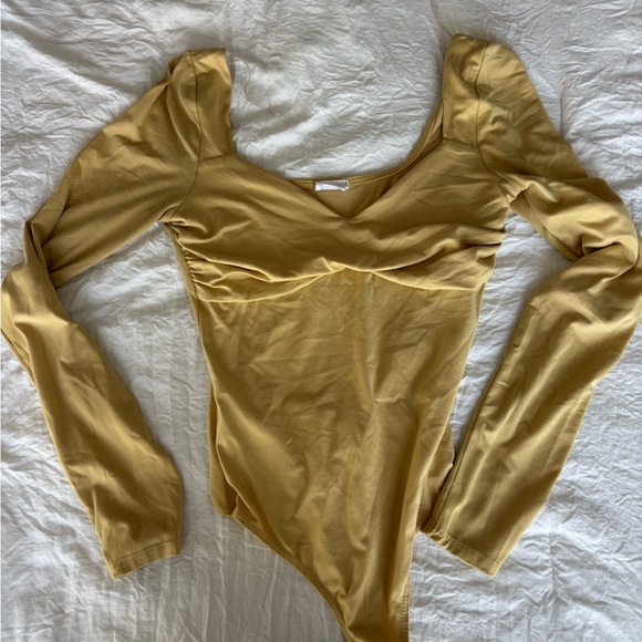 Le Lis Mustard Long Sleeve Bodysuit - Picture 1 of 3
